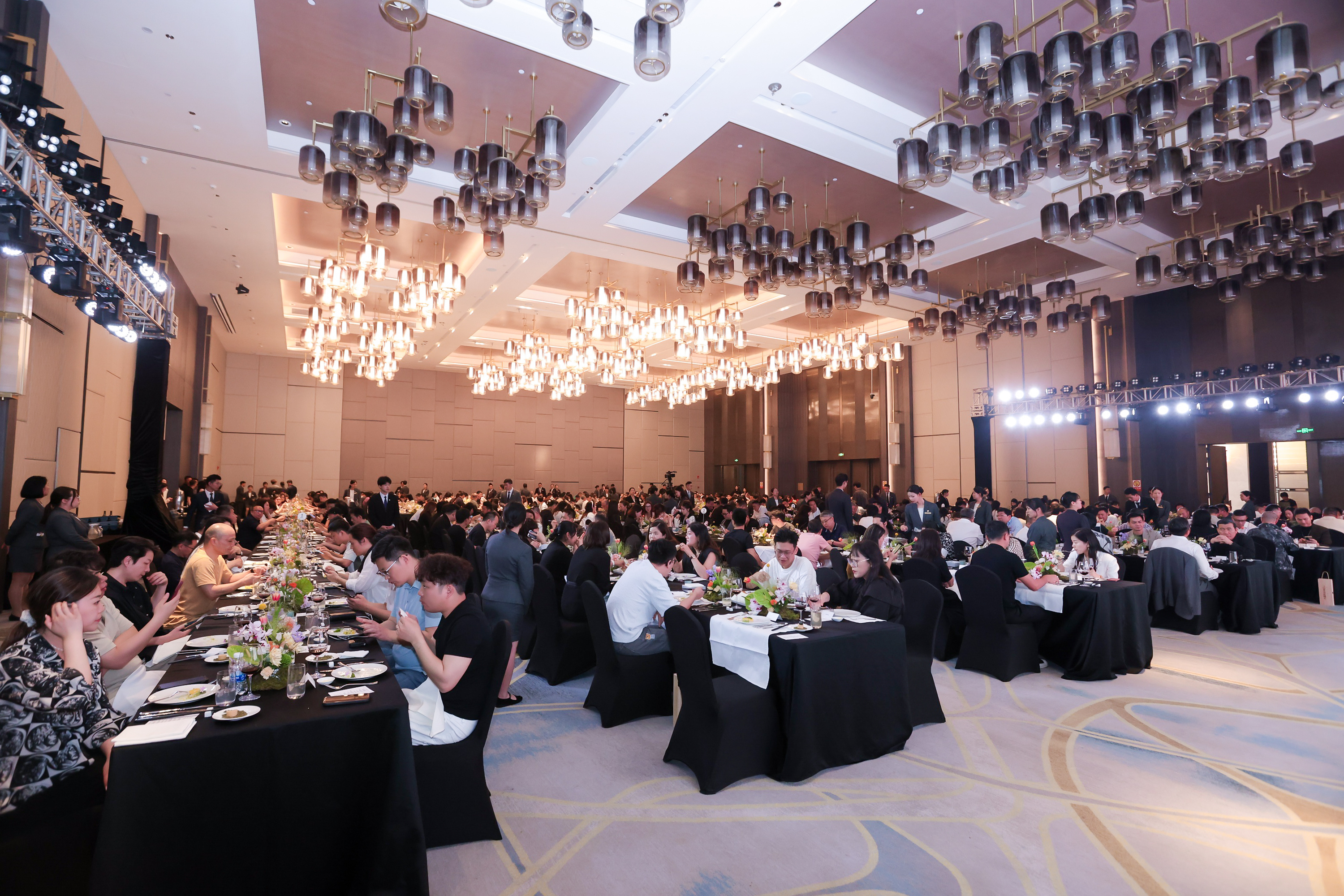 20人闭门会,比千人论坛更难控?广州高端沙龙私享会策划细节